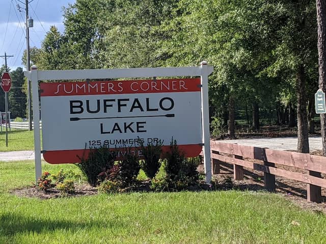 Buffalo Lake Pavilion - Summer Corner - Image 2