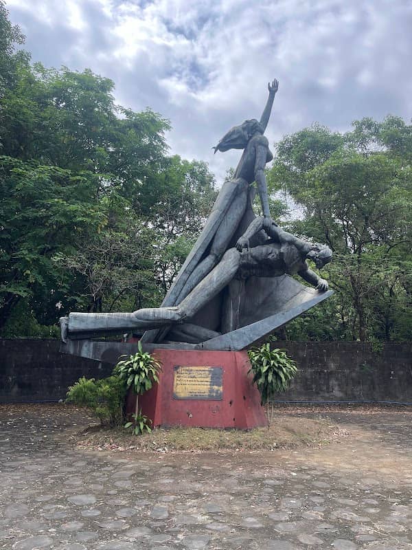 Bantayog ng mga Bayani - Image 1
