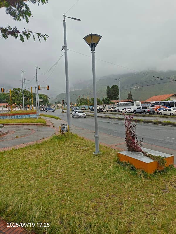 La Aviación Park - Image 1