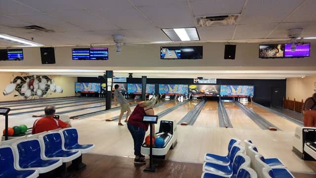 Thunder Alley Bowling - Image 1