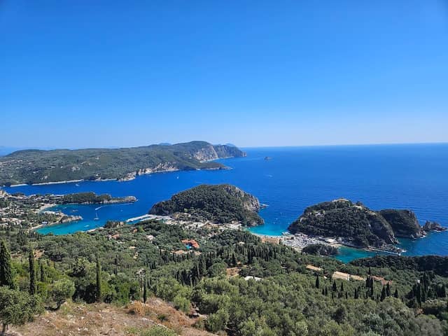 Laopetra - Image 1