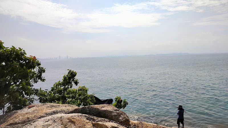Trailhead to Pulau Rimau Lighthouse - Image 2