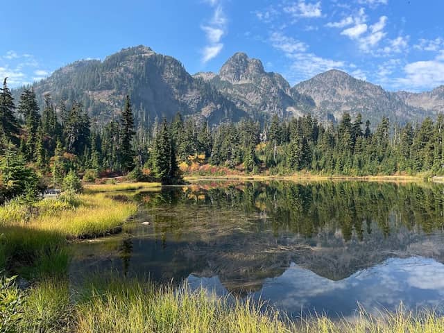 Picture Lake Viewpoint - Image 2