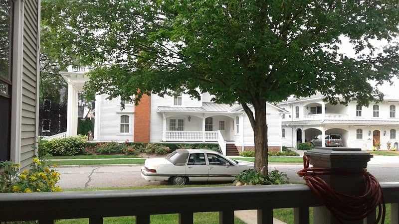 Lester House - Image 1
