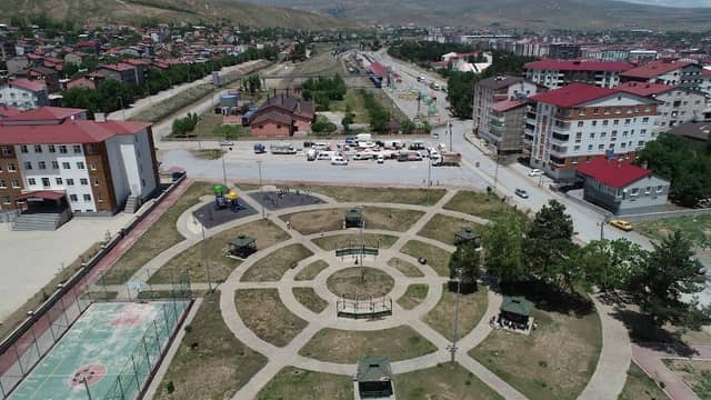 Karatay Parkı - Image 1