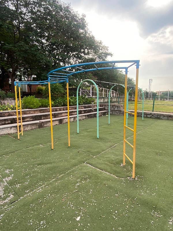 Gorilla Park - Image 1