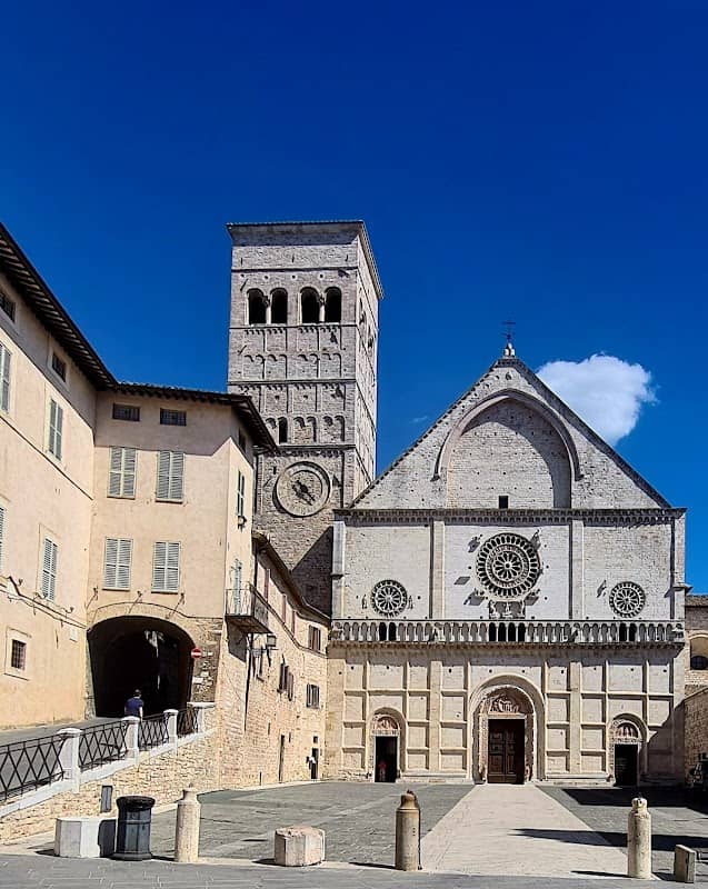 Cathedral of San Rufino - Image 1