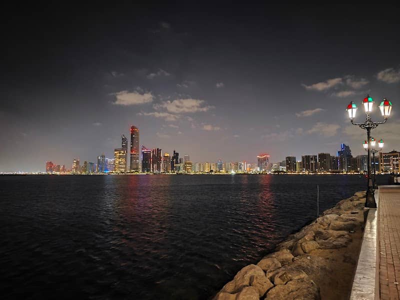 Abu Dhabi Flagpole - Image 2