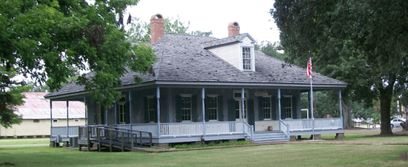 Le Vieux Presbytère Museum - Image 1