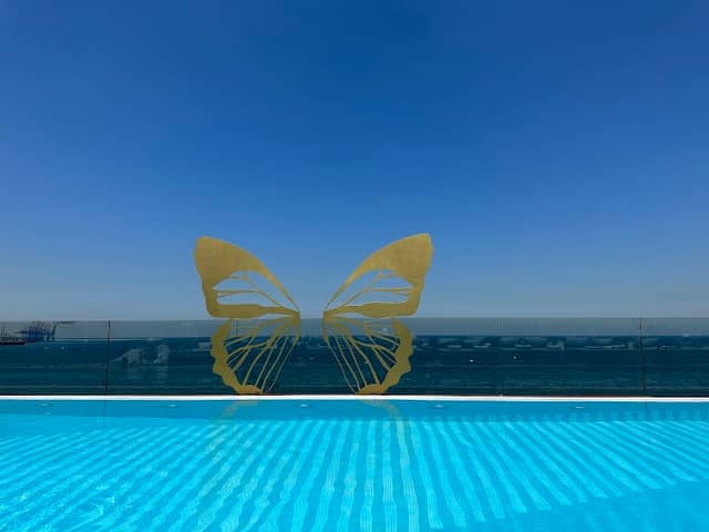 Aria Pool Side - Image 1