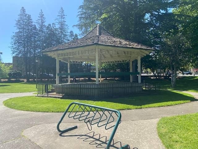 Sylvester Park - Image 3