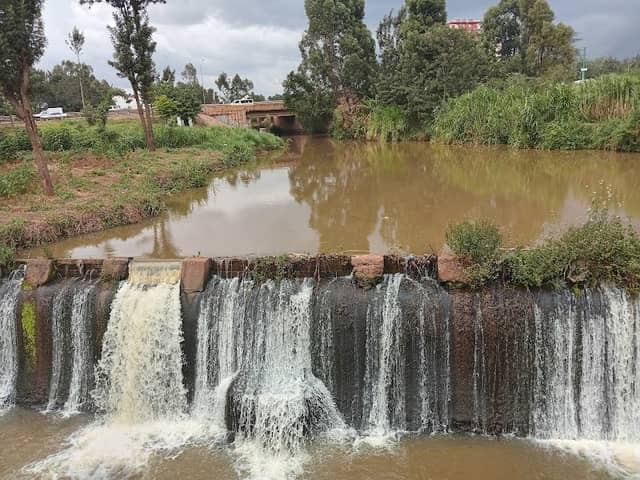 Ruiru waterfall - Image 1