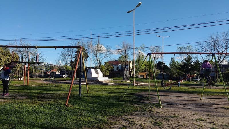 Plaza Santa Ana - Image 2