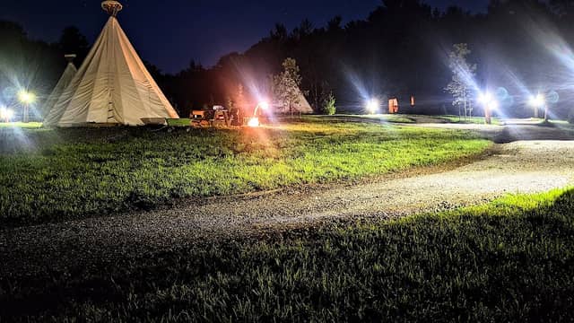 Parc Oméga Accommodation Parking Lot - Image 1