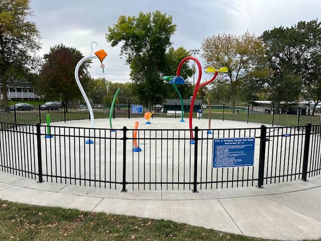 Cologne Splash Pad - Image 1