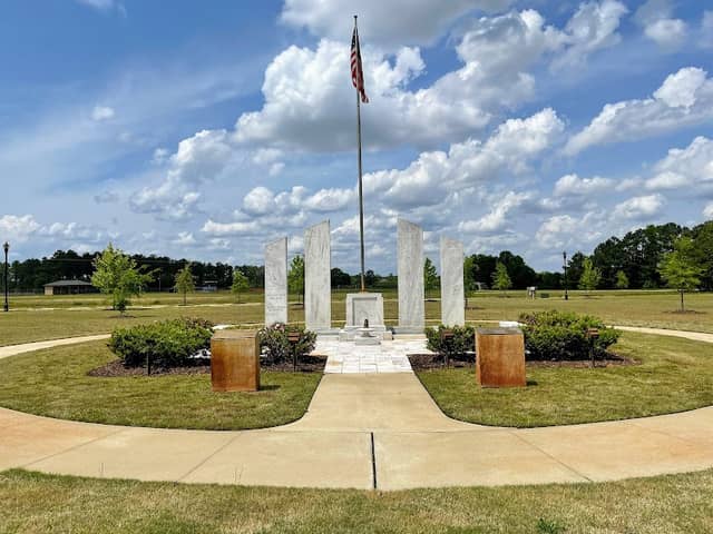 Veterans Park - Image 1