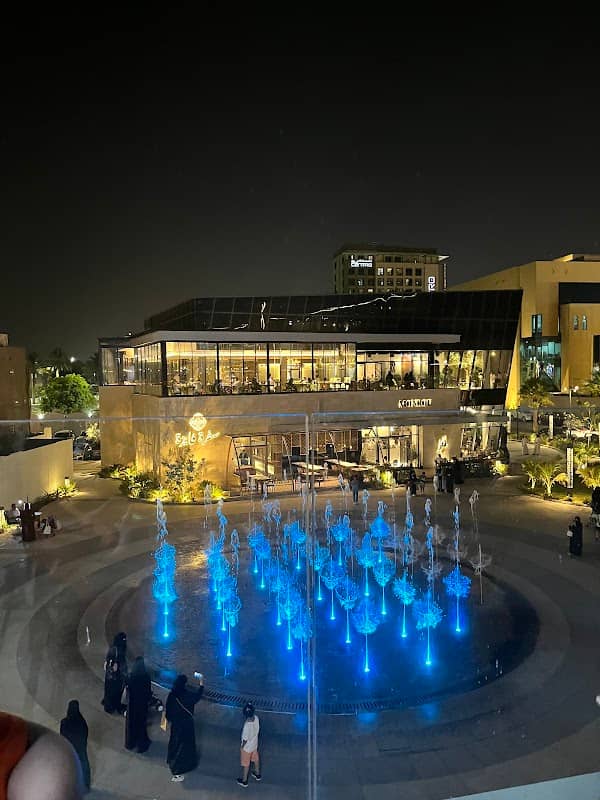 Corniche Park Fountain - Image 3