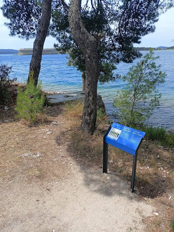 Toilet with a view - Image 1