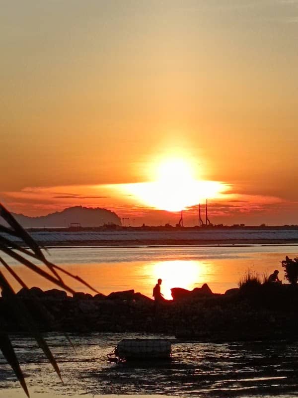 Pantai Permatang Damar Laut - Image 2