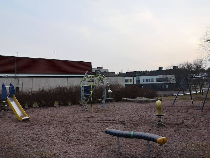 Punaportin puisto - Image 1