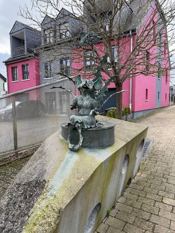 Mouse Ketti Statue - Image 2