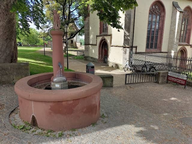 Brunnen an der Lorenzkapelle - Image 1
