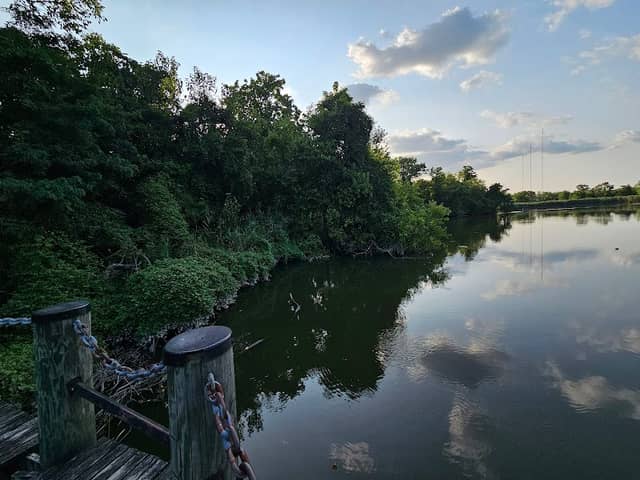 Hackensack river county park little entrance - Image 3
