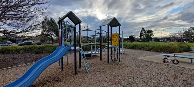 Penrose Promenade Park - Image 1