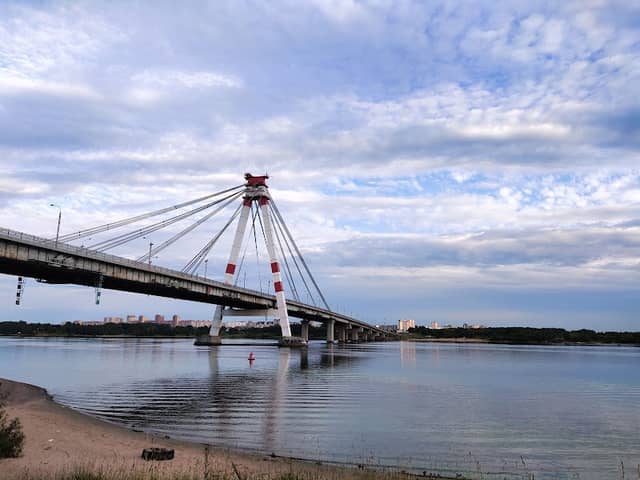 October bridge - Image 1
