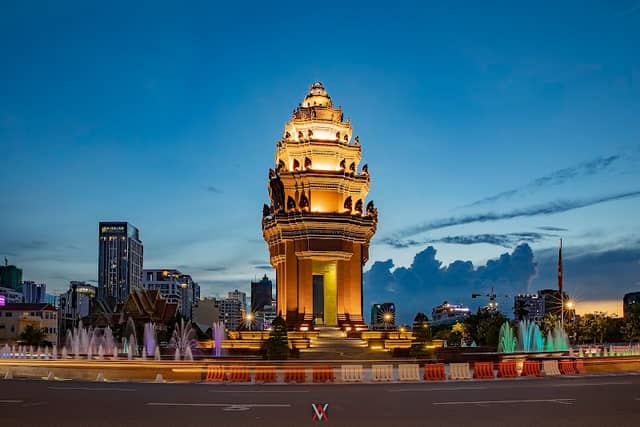 Independence Monument - Image 2