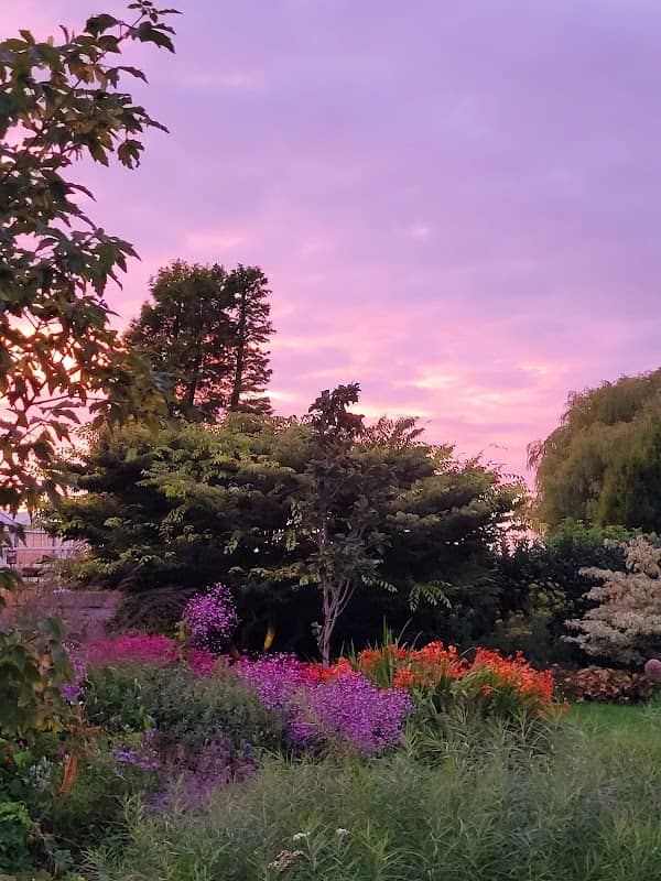 Waterside Garden - Image 1