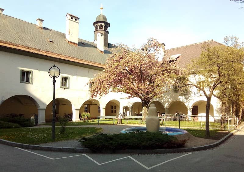 Ulli Löscher Brunnen - Image 2