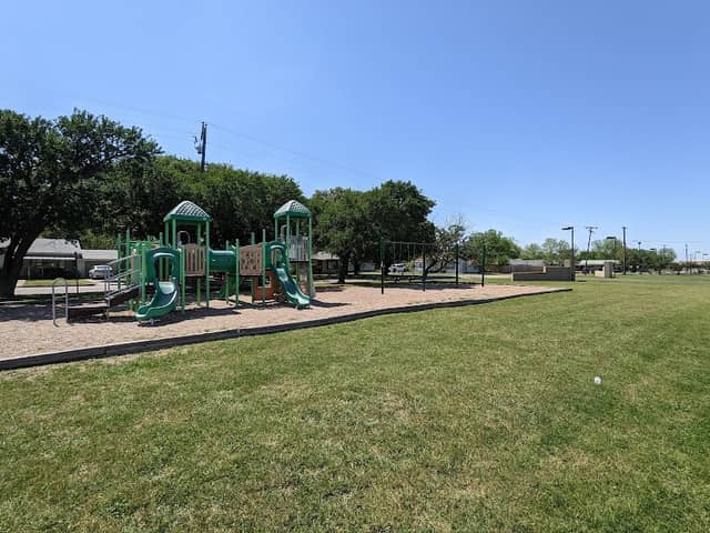 Lions Park - Image 1