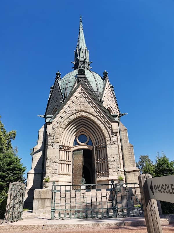 Juselius Mausoleum - Image 1
