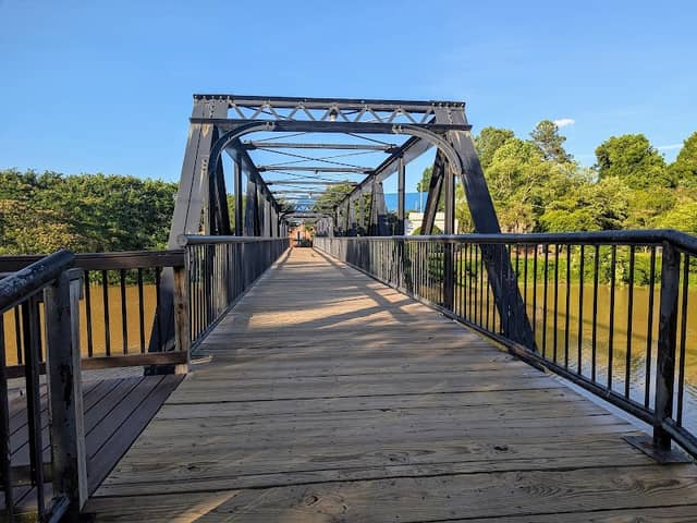 Columbia Canal and Riverfront Park - Image 3