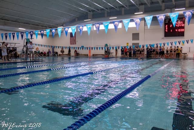 Hubbard Community Swimming Pool - Image 1