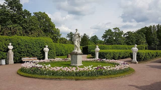 Private garden - Image 1
