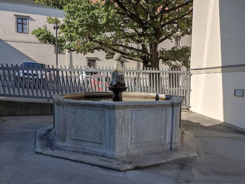 Oktagonaler Brunnen - Image 1