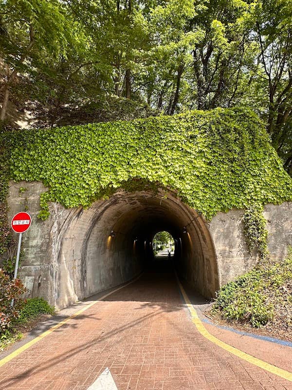 Hanbyeokgul Tunnel - Image 1