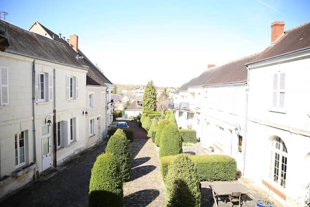 Aux Portes du Château - Image 1