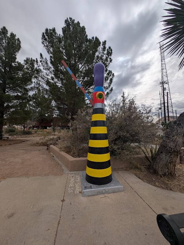Crossing Guard Abstract Statue - Image 1