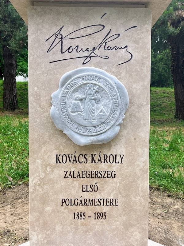 Kovács Károly szobor - Image 1