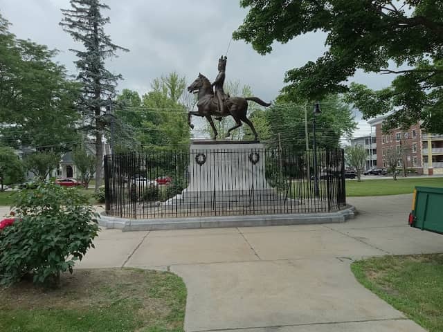 Pulaski Park - Image 1