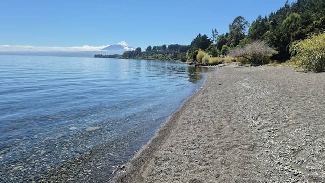 Playa borde lago comunidad Camping - Image 1