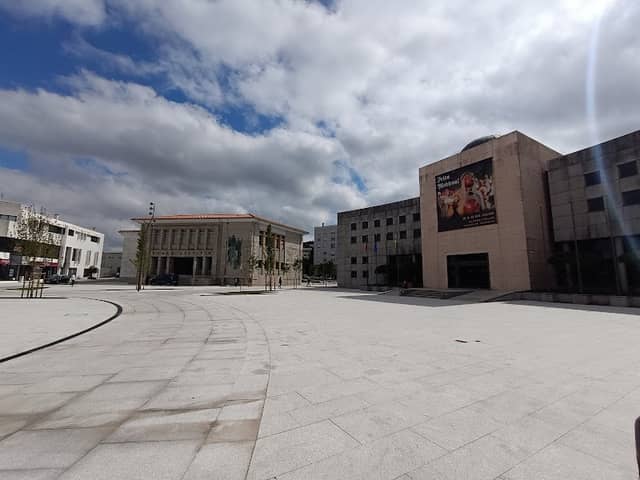 Monumento ao Marceneiro - Image 1