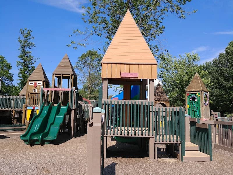 Plymouth Park - Image 1