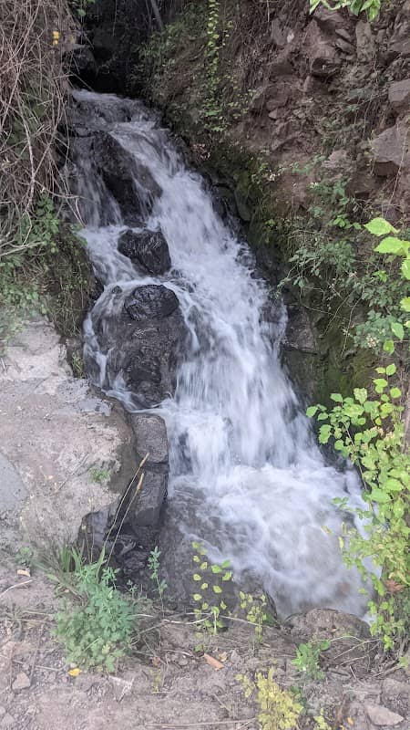 Toma De Agua Natural - Image 2