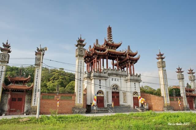 Linh Son Tu - Image 1