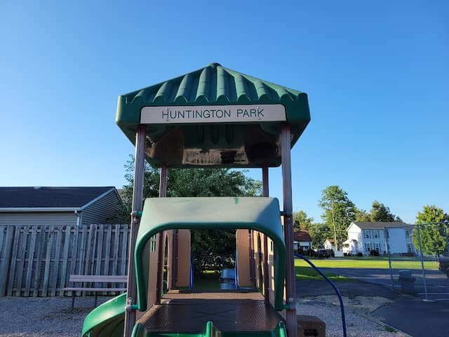 Huntington Park - Image 1
