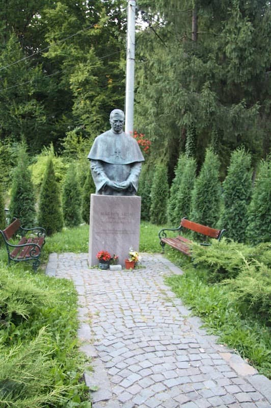 Márton Áron szobor - Image 1